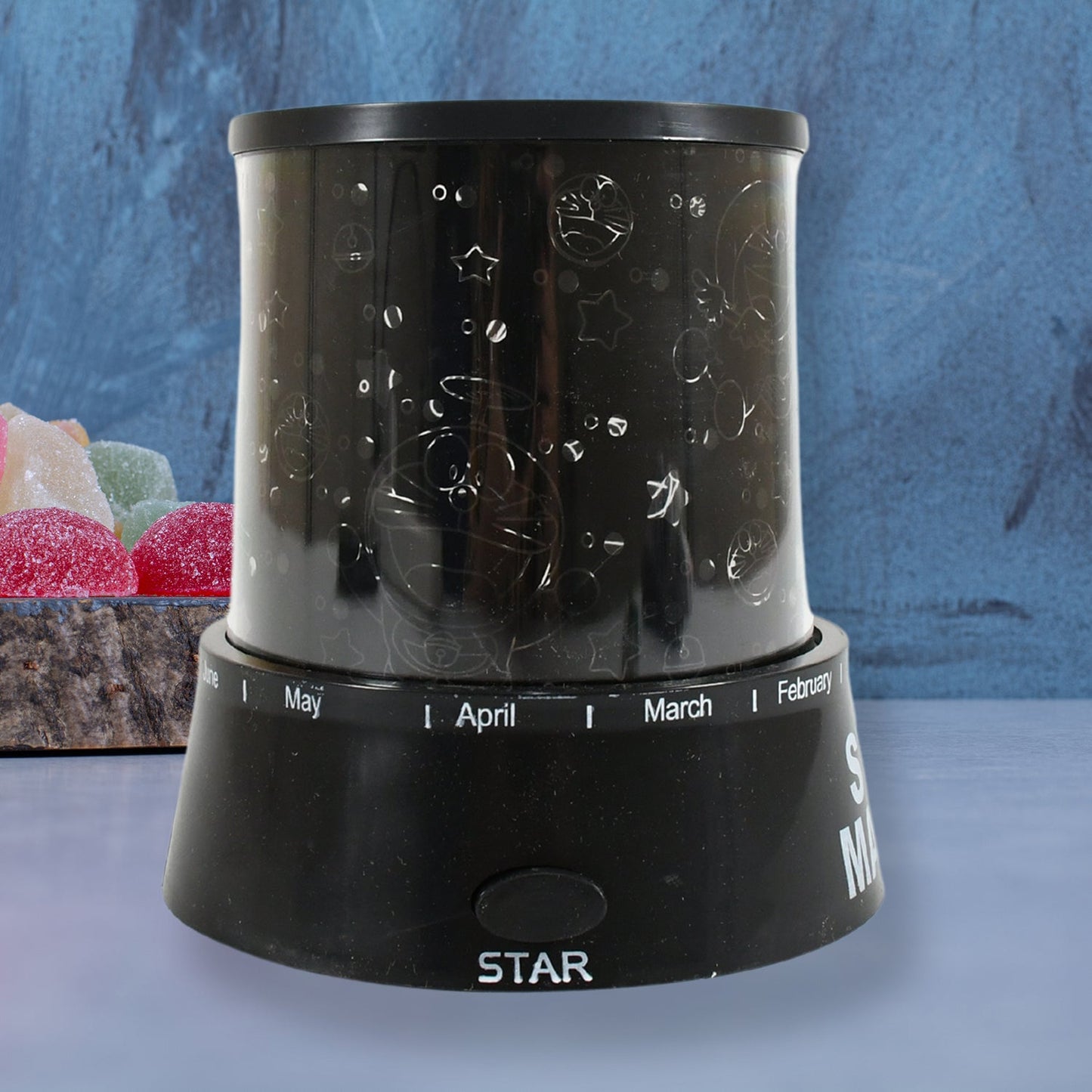 LED Projector Night Light Amazing Lamp, 3 Battery operated lamps, Rotation With the music Function, Master for Kids Bedroom Home Decoration Night Romantic Gift (Battery Not Included / 1 pc)