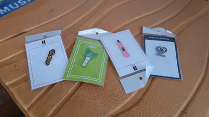 Stylish Metal Badge Pin – Single Piece (Random Design)